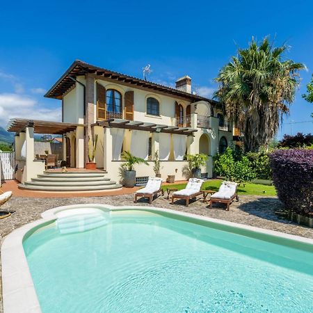 Villa Lorenzo Querceta Luaran gambar